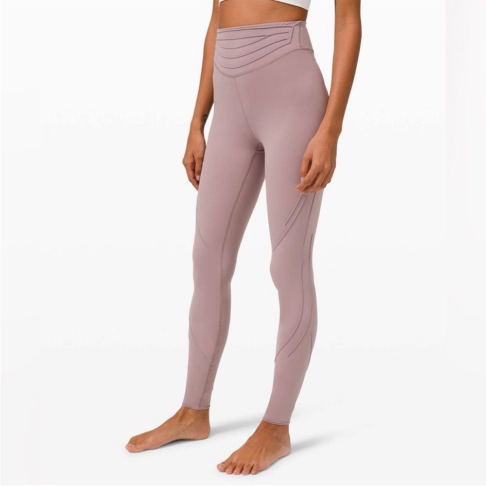 NWT! Lululemon Get in Line SHR Tight 28” Violet Verbena 4
